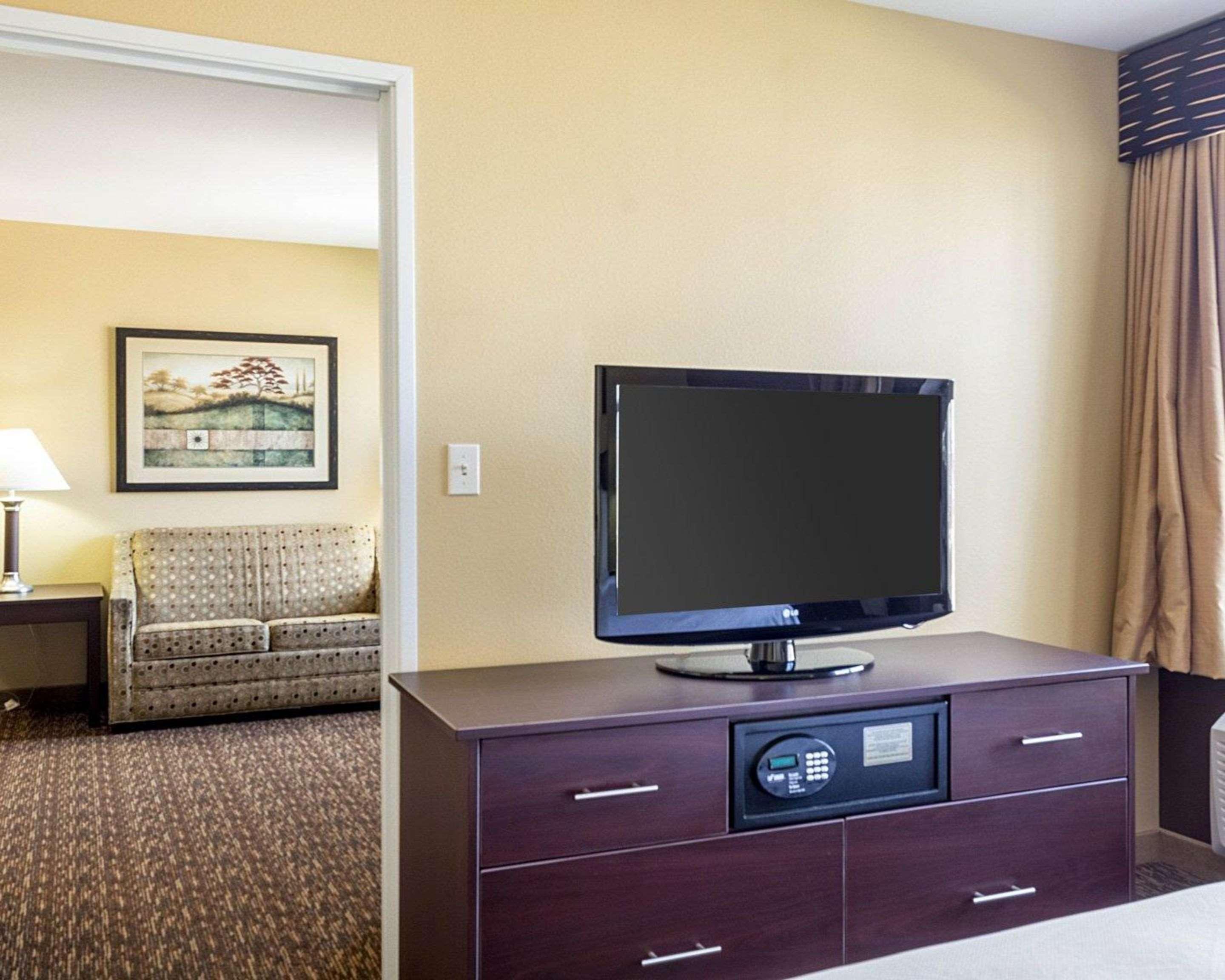 Mainstay Suites Minot Buitenkant foto