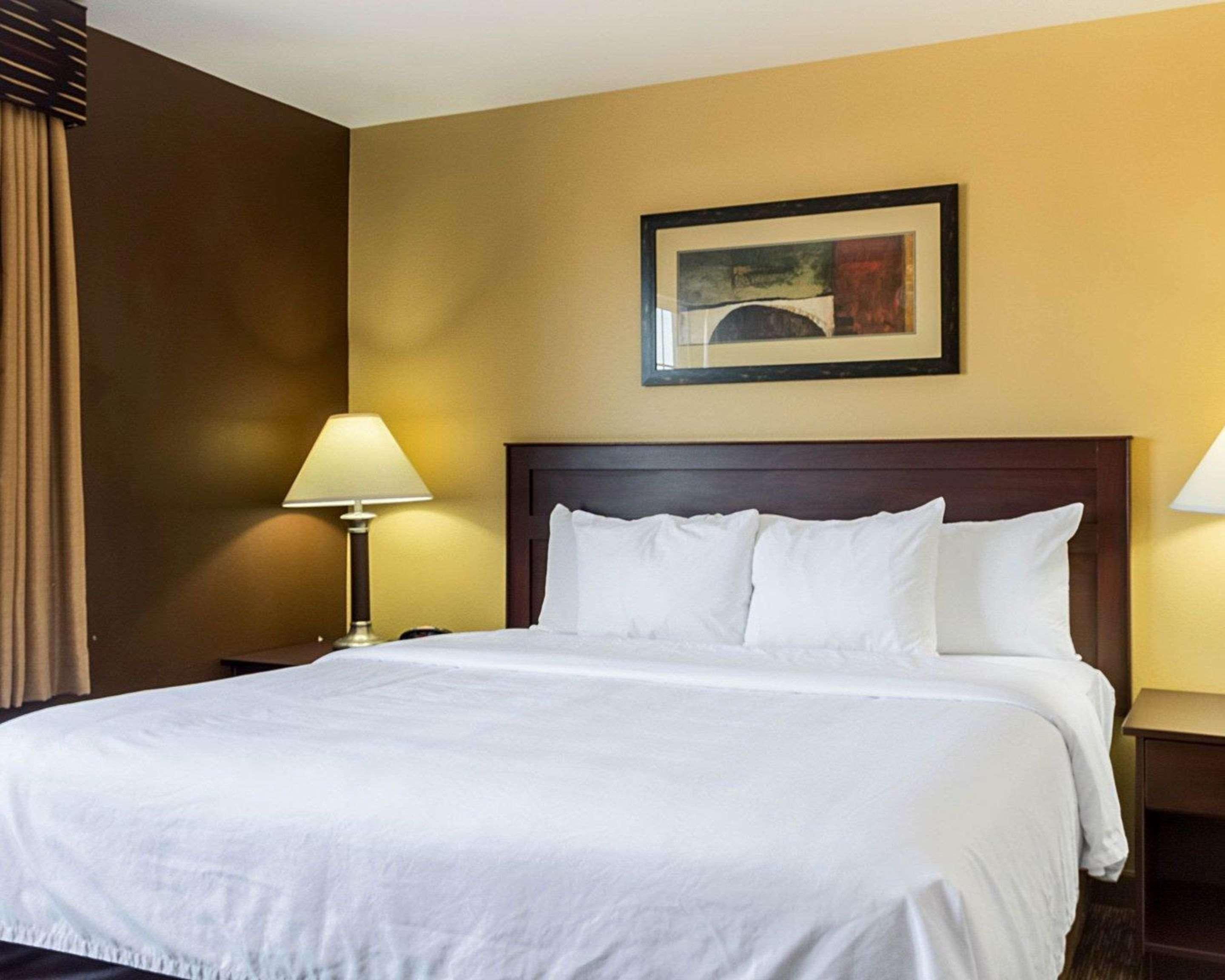 Mainstay Suites Minot Buitenkant foto
