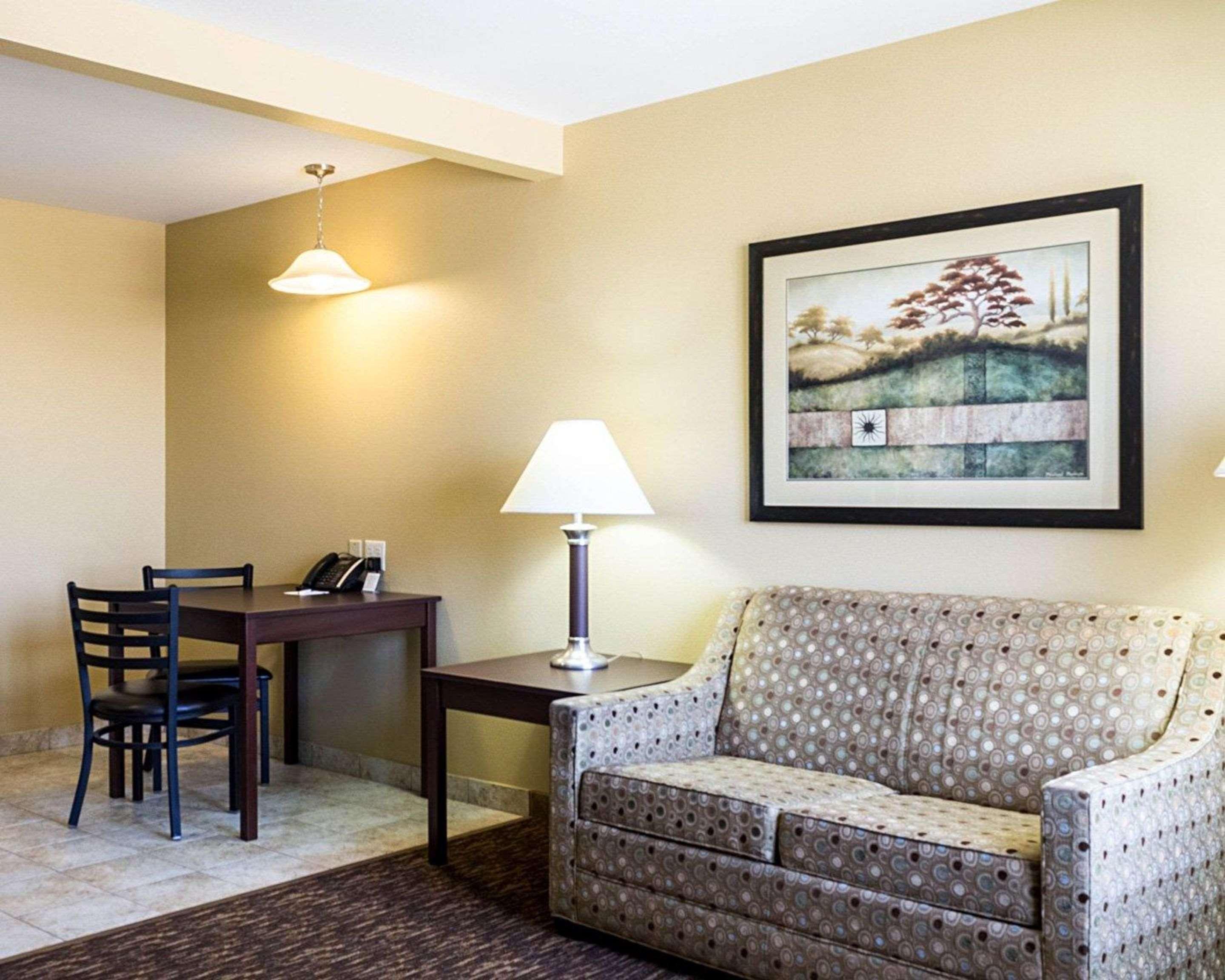 Mainstay Suites Minot Buitenkant foto