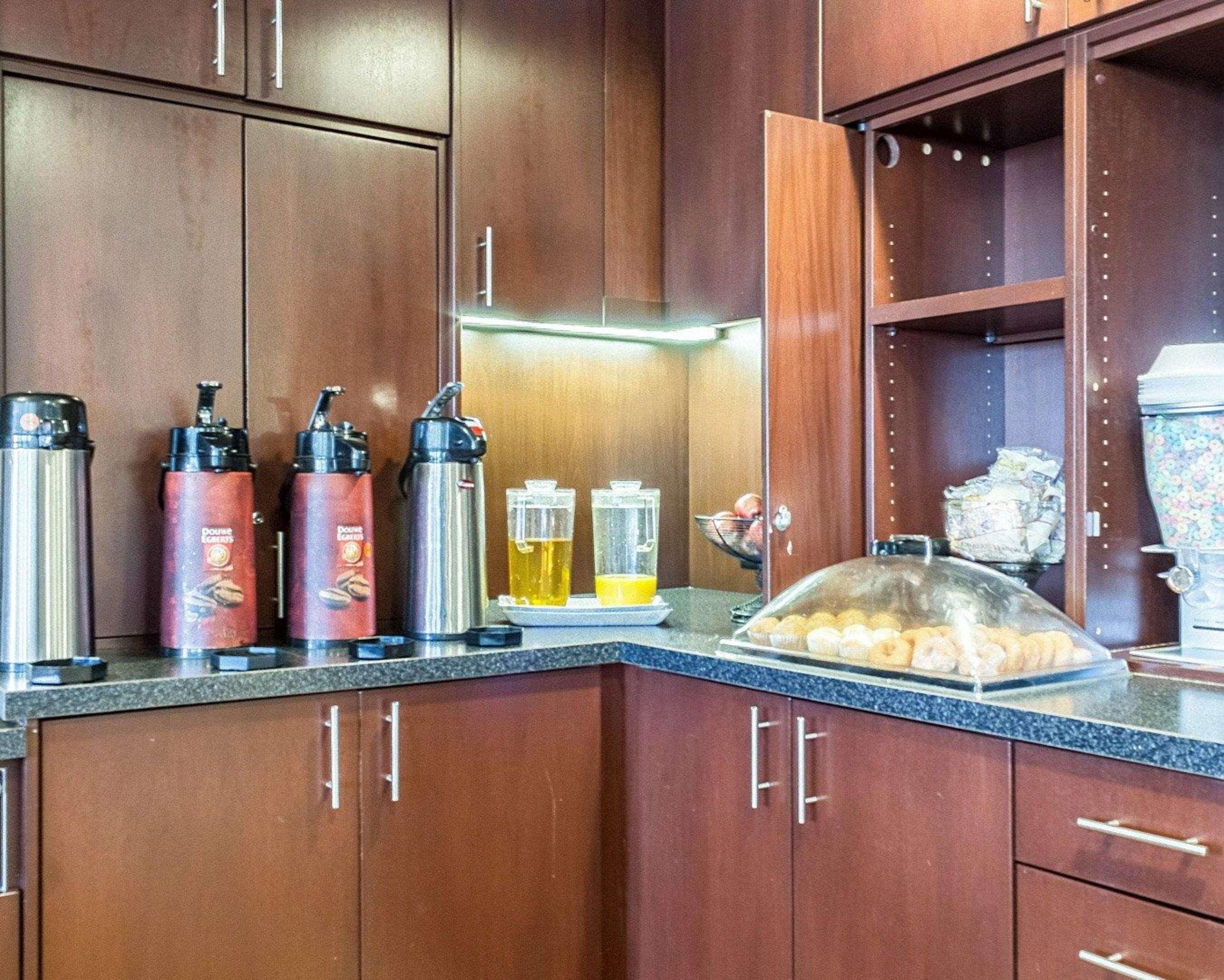 Mainstay Suites Minot Buitenkant foto
