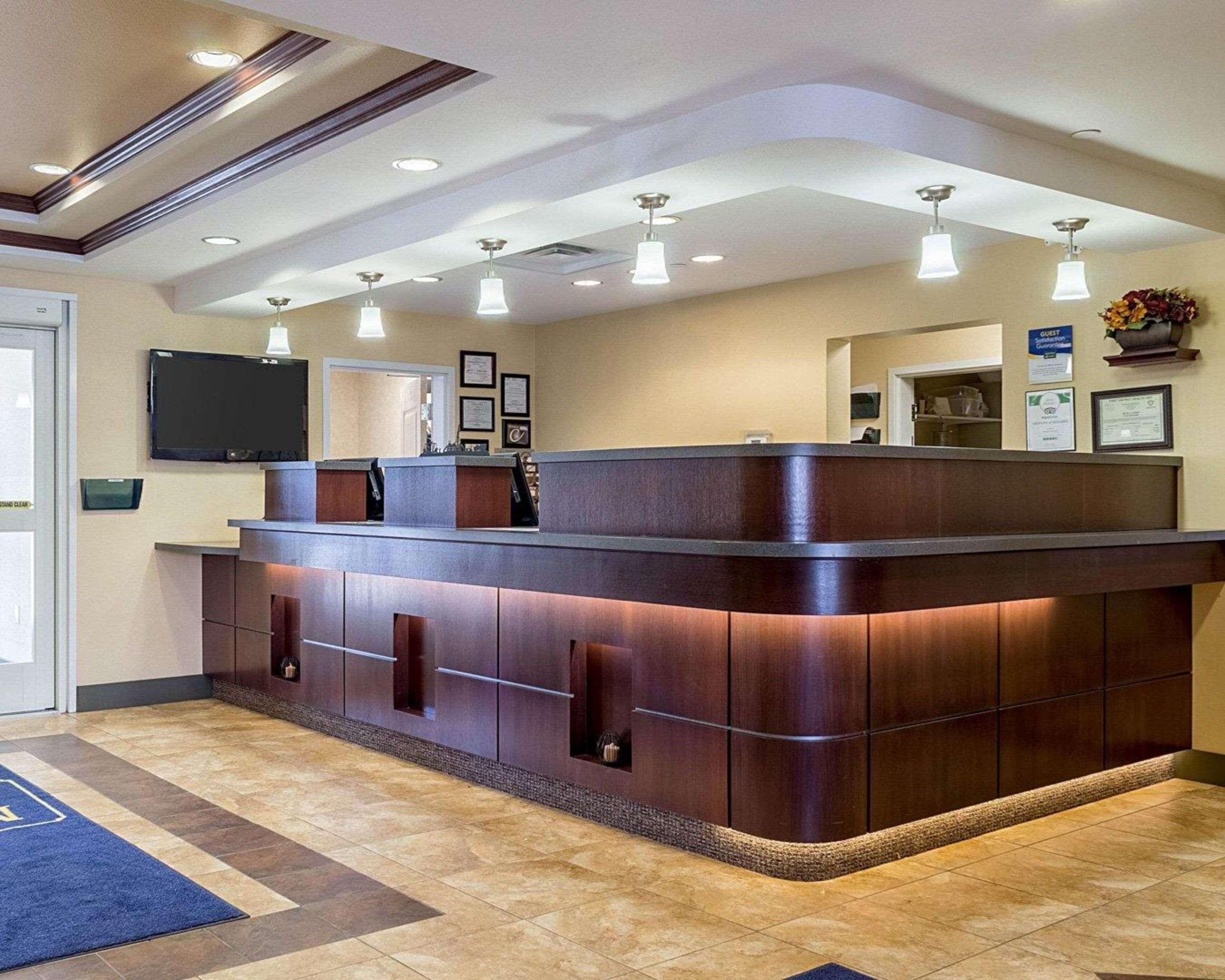 Mainstay Suites Minot Buitenkant foto
