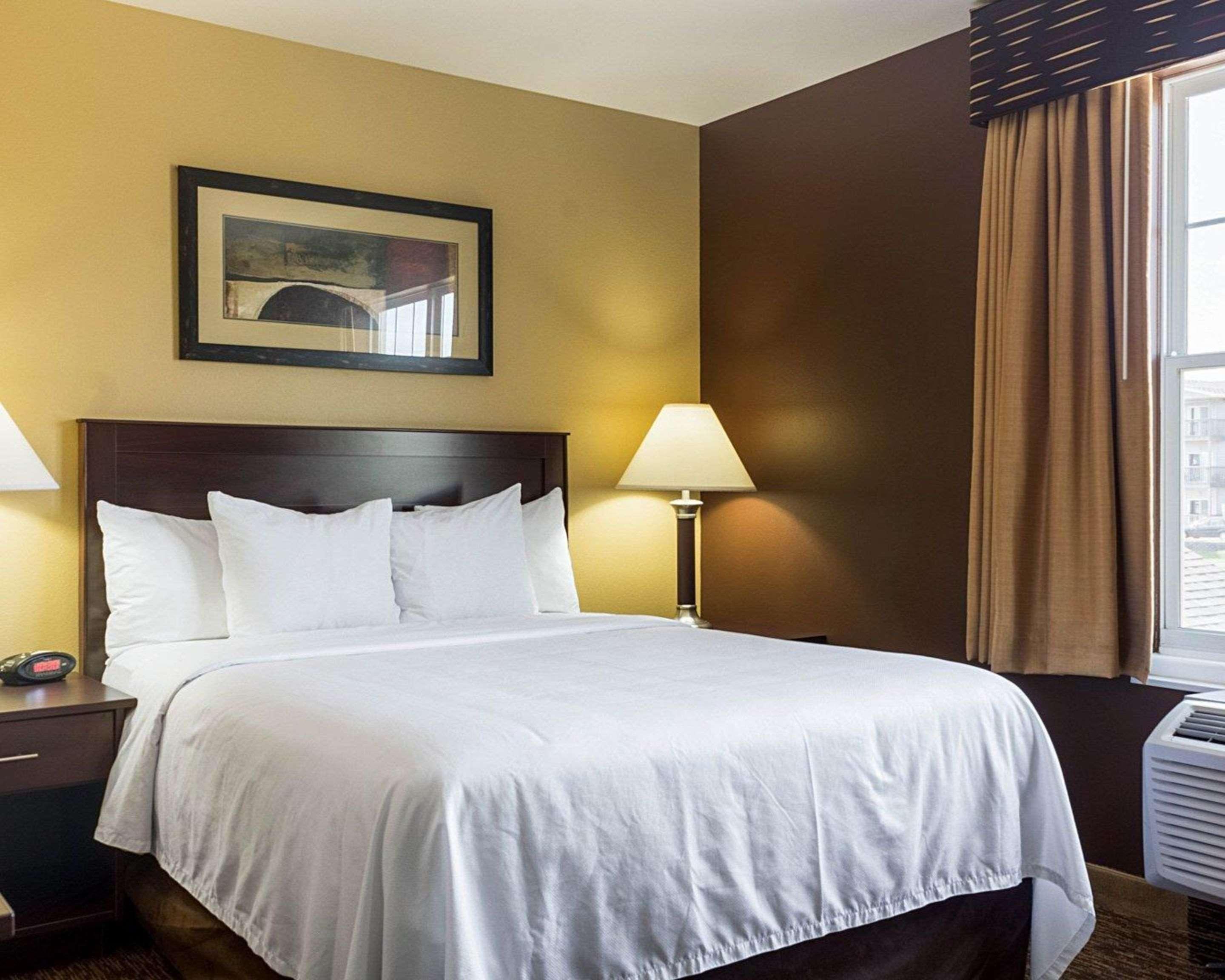 Mainstay Suites Minot Buitenkant foto