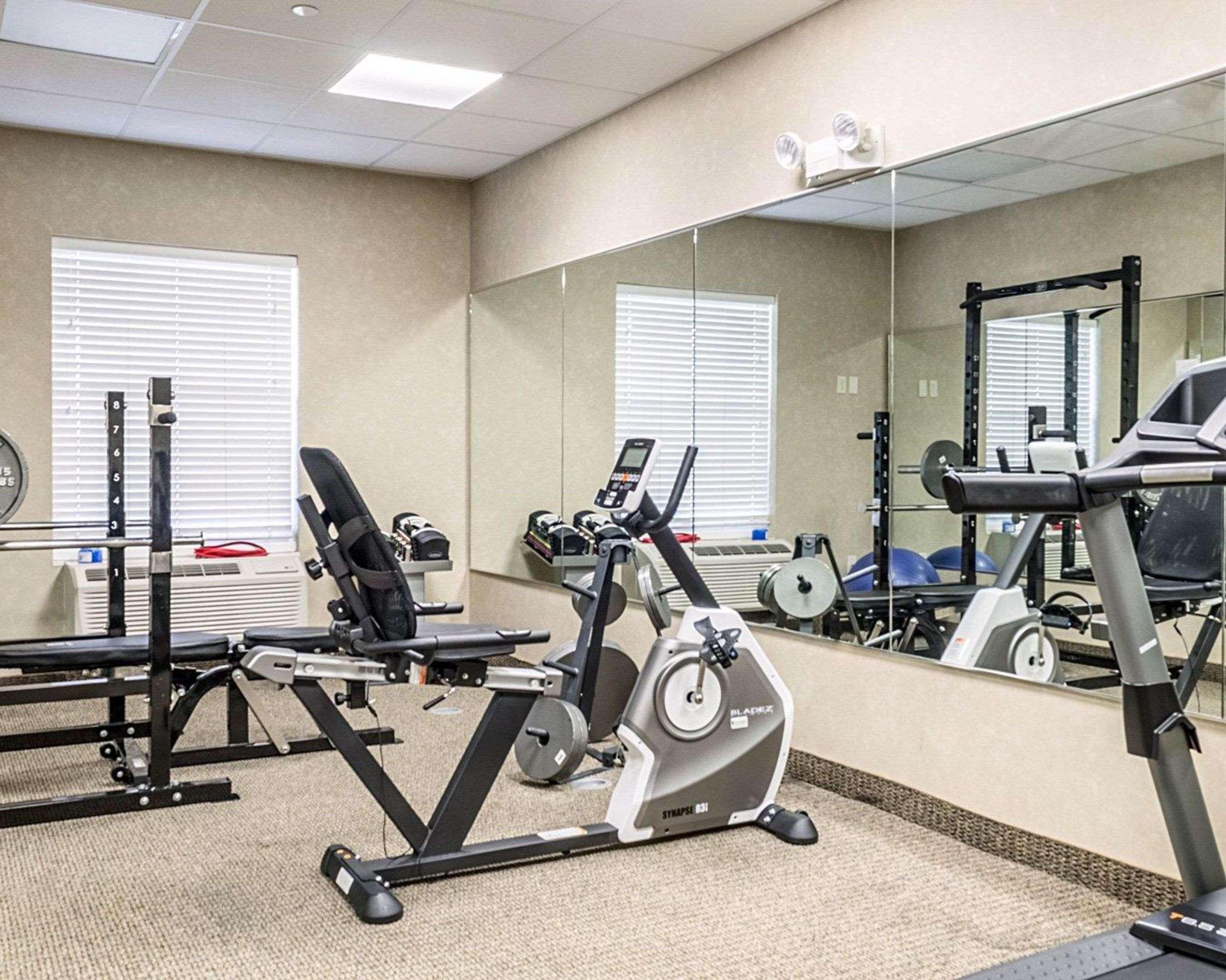 Mainstay Suites Minot Buitenkant foto