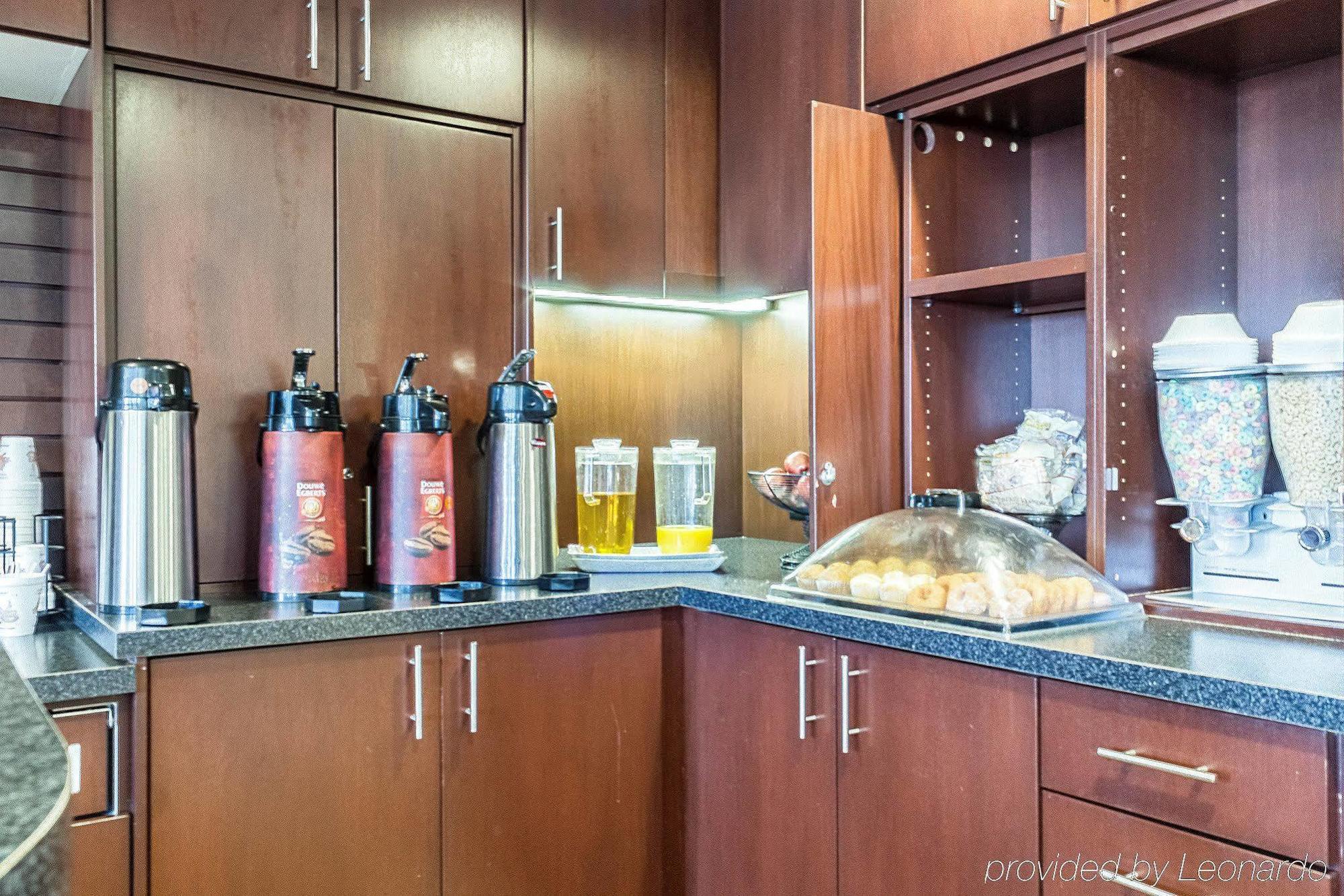 Mainstay Suites Minot Buitenkant foto