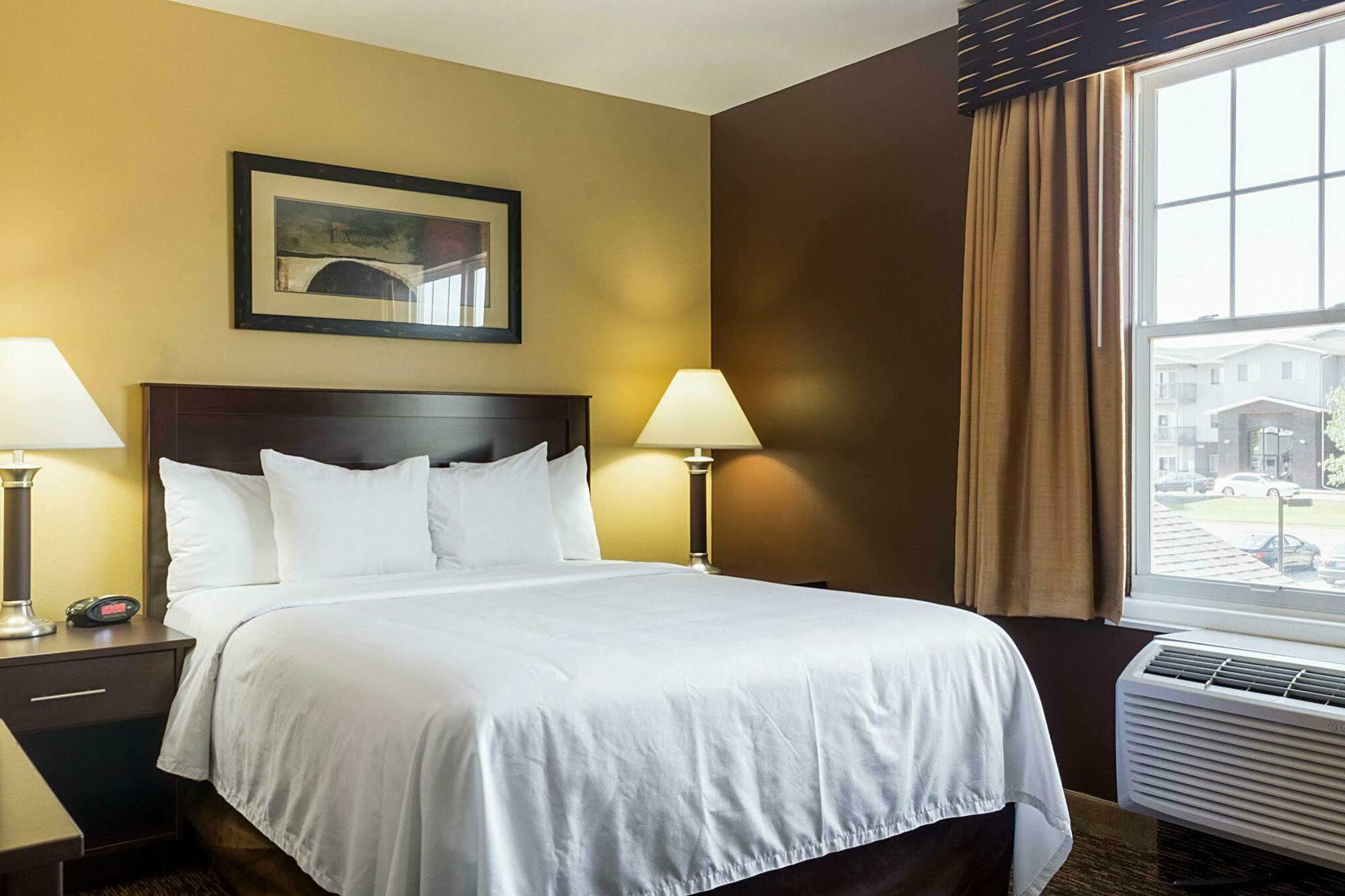Mainstay Suites Minot Buitenkant foto